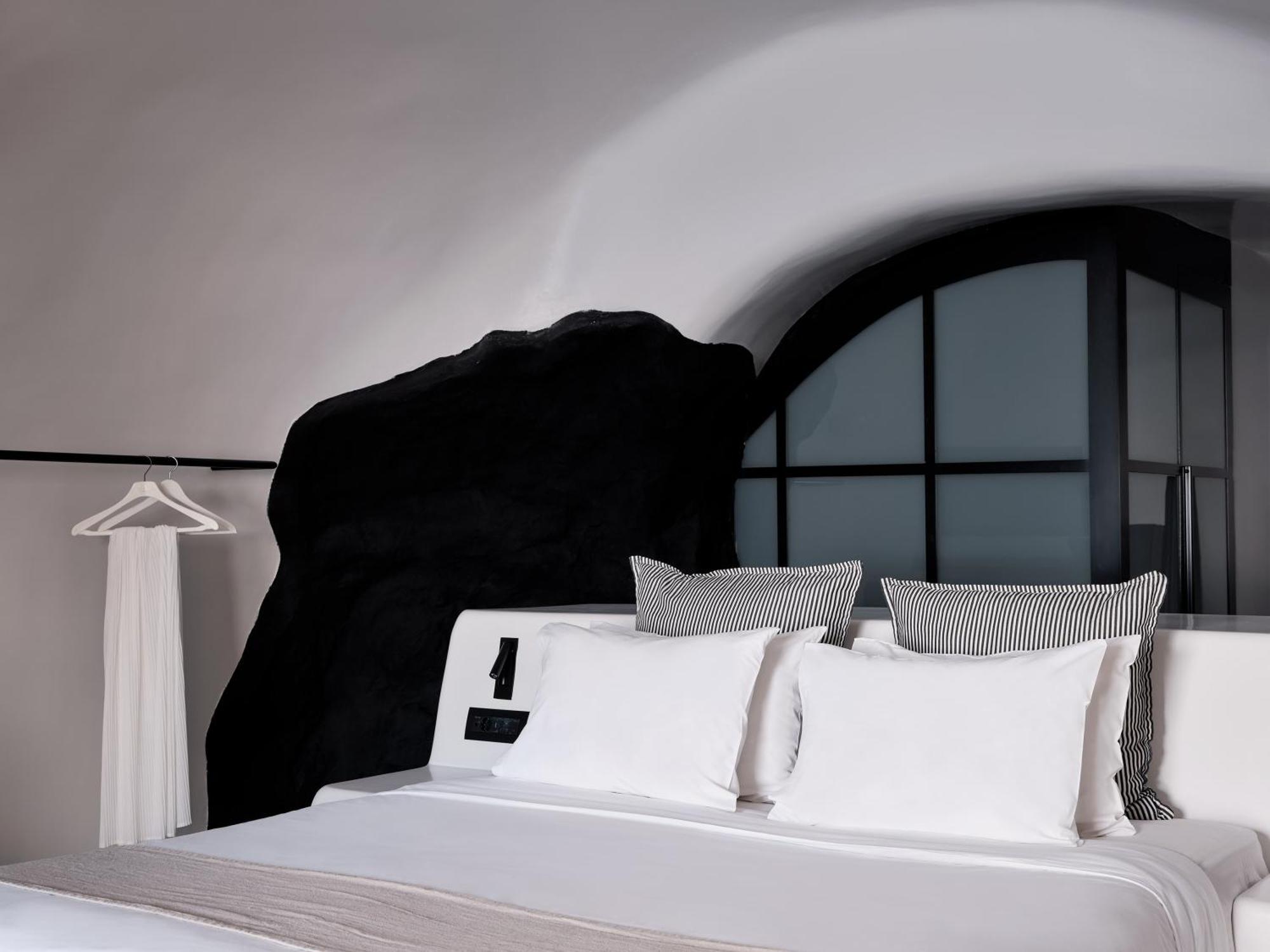 Olvos Luxury Suites Oia  Exterior photo